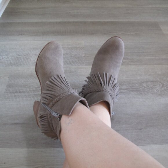 GIANNI BINI Fay Fringe Ankle Booties - Picture 11 of 13